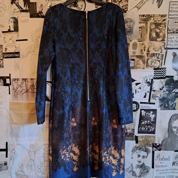 Lace Print, Contemporary Stretch Dress - Picture 3 of 5